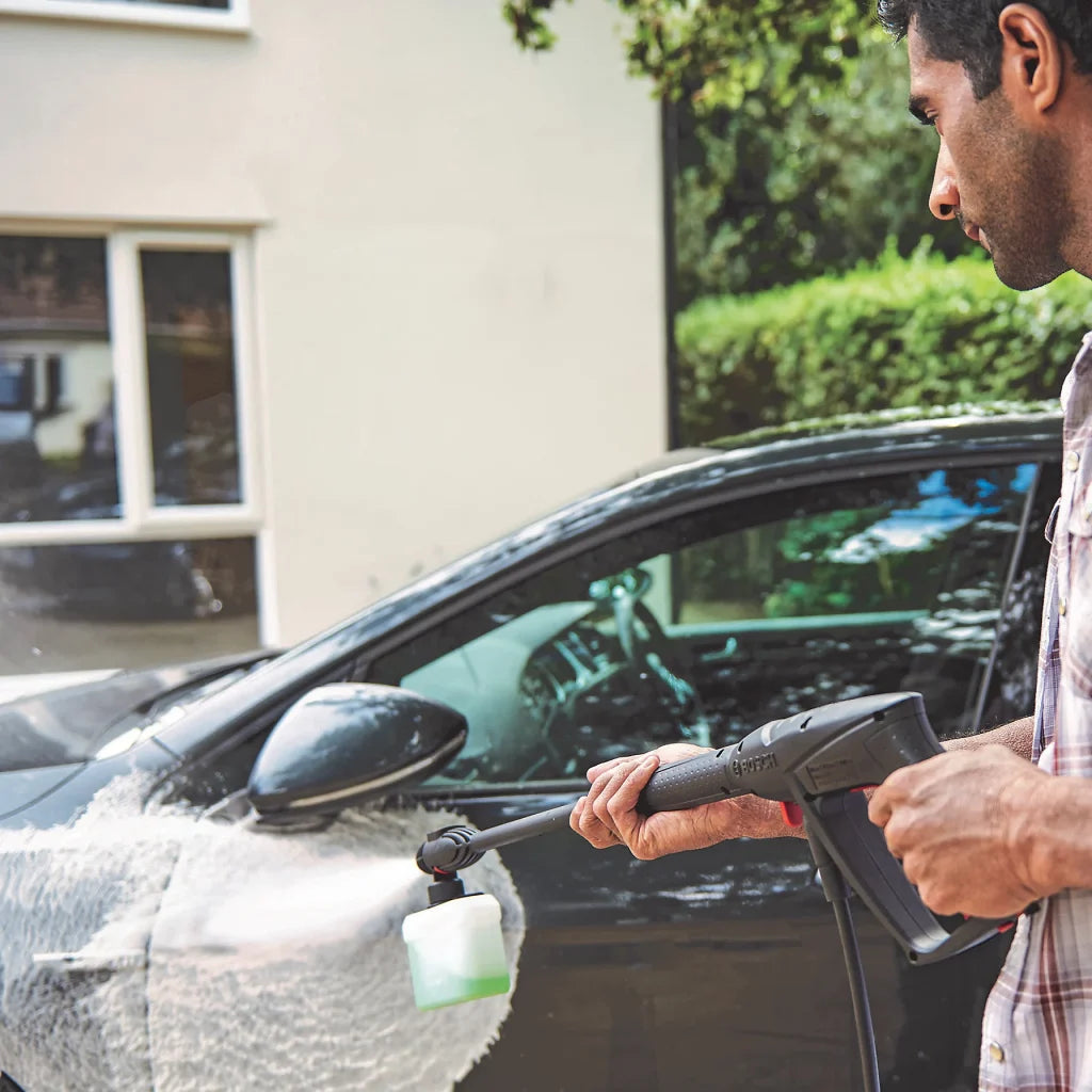 Bosch Universal Aquatak 135 Kit Corded Pressure washer 1.9kW