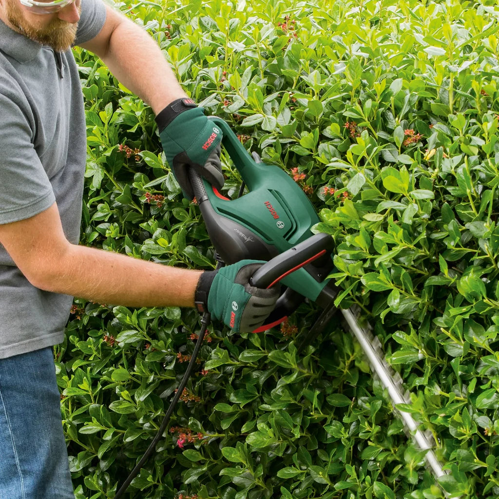 Bosch UniversalHedgeCut Corded 480W Hedge trimmer – 600mm